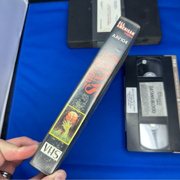 Satan’s Blood VHS Clamshell - Rare Vintage Horror - Picture 3 of 7